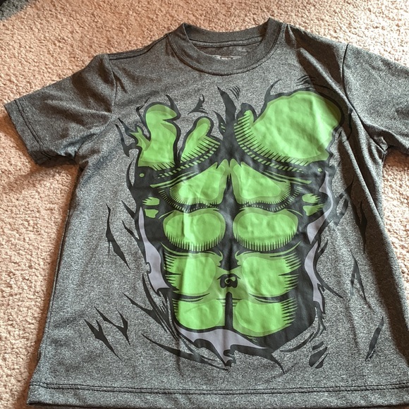 Marvel moisture wicking Hulk youth 5/6 tshirt - Picture 2 of 2